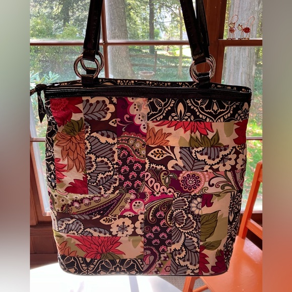 Vera Bradley Patchwork Medley Tote. Grandma Chic. - Picture 7 of 12